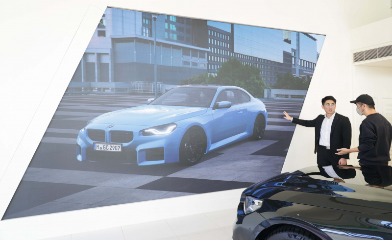 友達首度進軍CES 2024大秀智慧座艙及創利空間Space4M攜手台北汎德落地智慧零售LED沉浸式即時互動展示中心解決方案，透過數位翻新將智慧顯示互動導入多元場域，為汽車業顧客深化賞車情境體驗