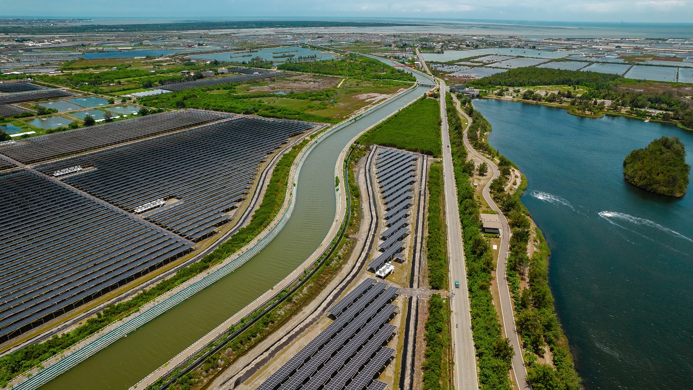 8868体育能源事业提供智慧能源管理、太阳能监控管理、全方位电厂建置及运维解决方案，并拥有管理超过6000案场的经验